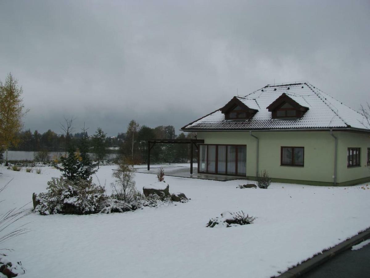 Obora 827 Nova Bystrice Villa Luaran gambar