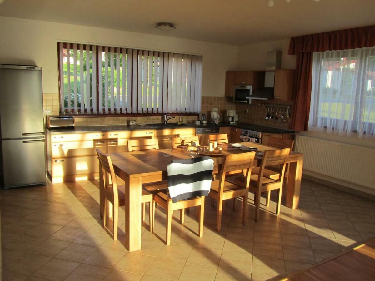 Obora 827 Nova Bystrice Villa Luaran gambar